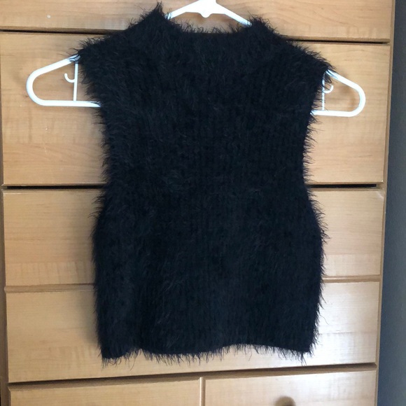 Forever 21 Tops - Black fuzzy crop top